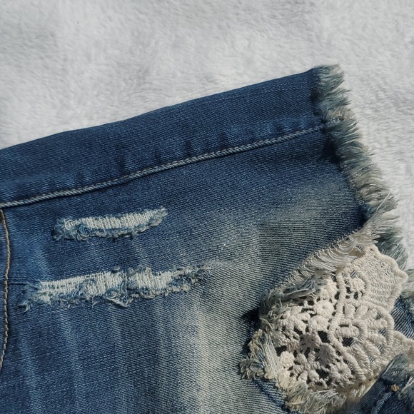 SOLD - NWT Sneak Peek Sexy Boyfriend Denim Shorts Lace Cutout 30 Size M Raw Hem - Picture 8 of 9
